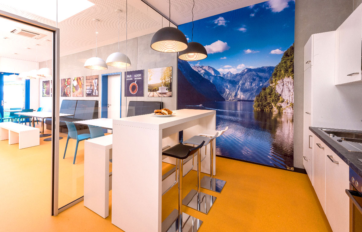 Bildergalerie, Bild 5, Wir als Arbeitgeber, Kuechenzeile