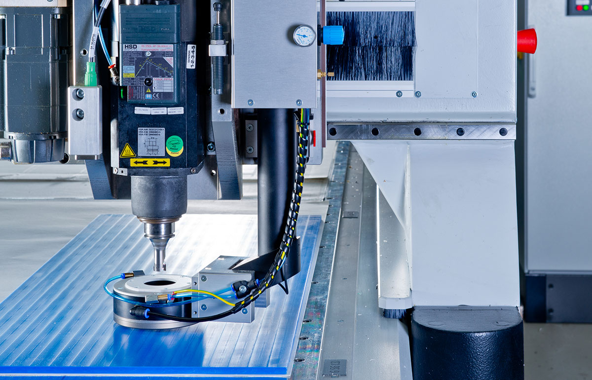 Bildergalerie, Bild 1, Ueber uns, Montagemaschine