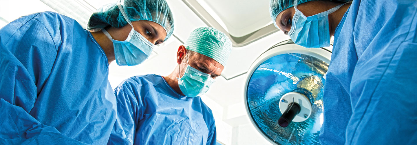 In der Medizin- und Pharmaindustrie werden höchste Anforderungen an Materialien und Herstellungsprozesse gestellt. Sicherheit, Reinheit und Rückverfolgbarkeit sowie die Fertigung nach GMP-Richtlinien sind einige, die unbedingt erfüllt werden müssen.